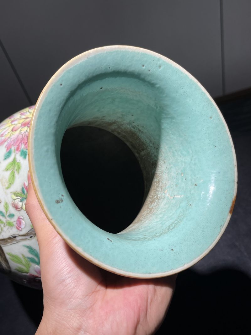 清乾隆 粉彩戏猫图罗汉瓶 - 图13