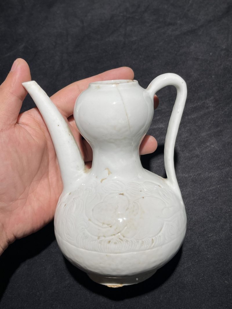 明代 白釉暗刻花卉葫芦型执壶 - 图4