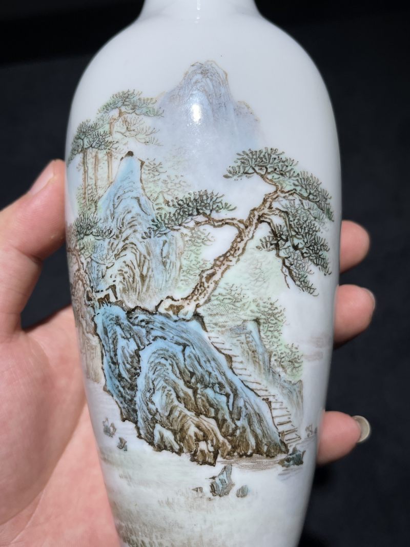 70年代 徐焕文薄胎粉彩山水瓶一对 - 图17