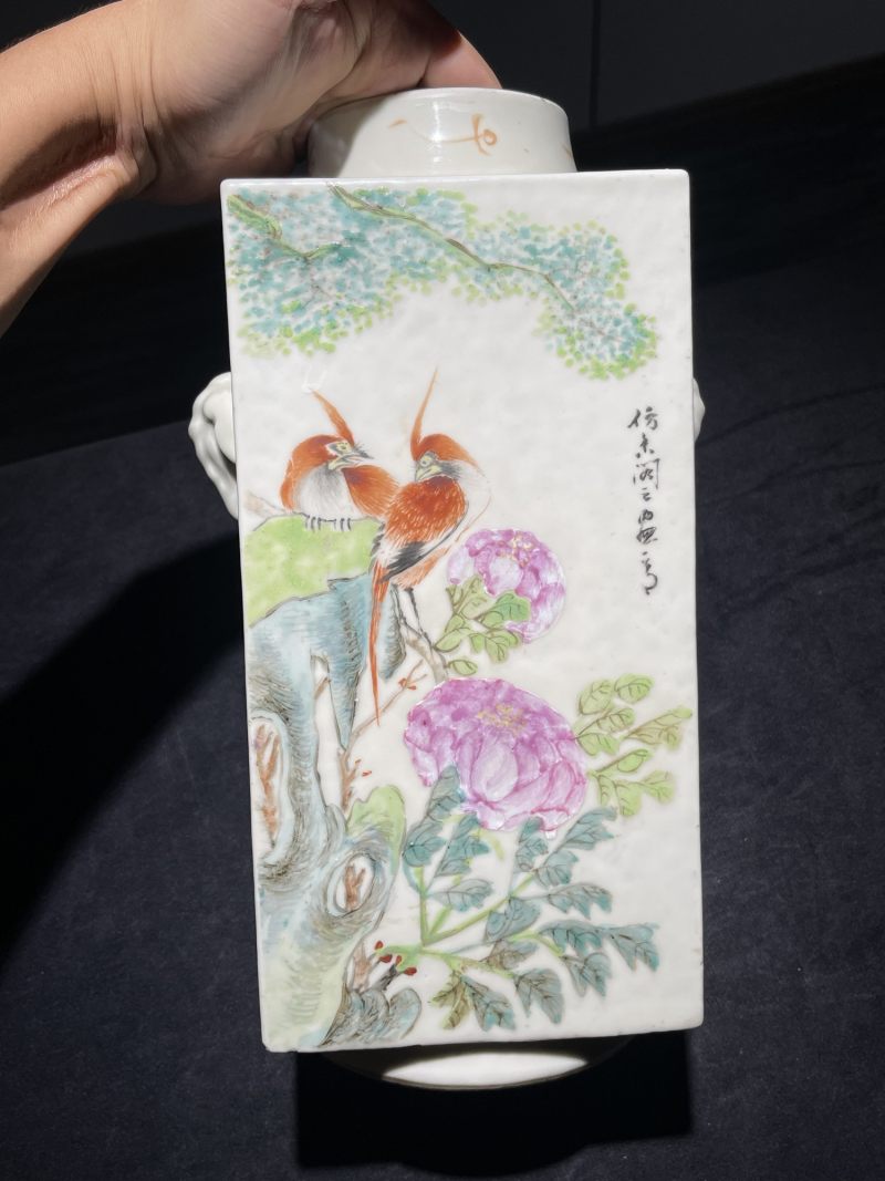 清光绪 浅绛彩山水花鸟纹琮式瓶 - 图4
