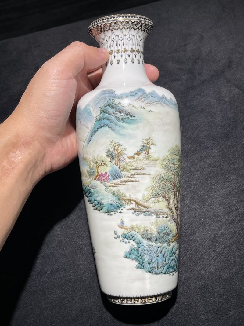 民国 粉彩山水纹洗口瓶 - 图3