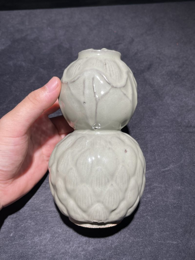 明代 仿汝釉莲瓣纹葫芦瓶 - 图2