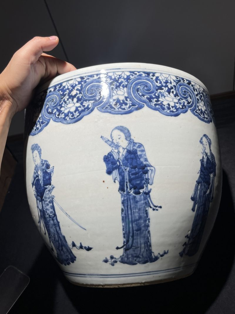 清晚期 青花仕女纹卷缸 - 图3