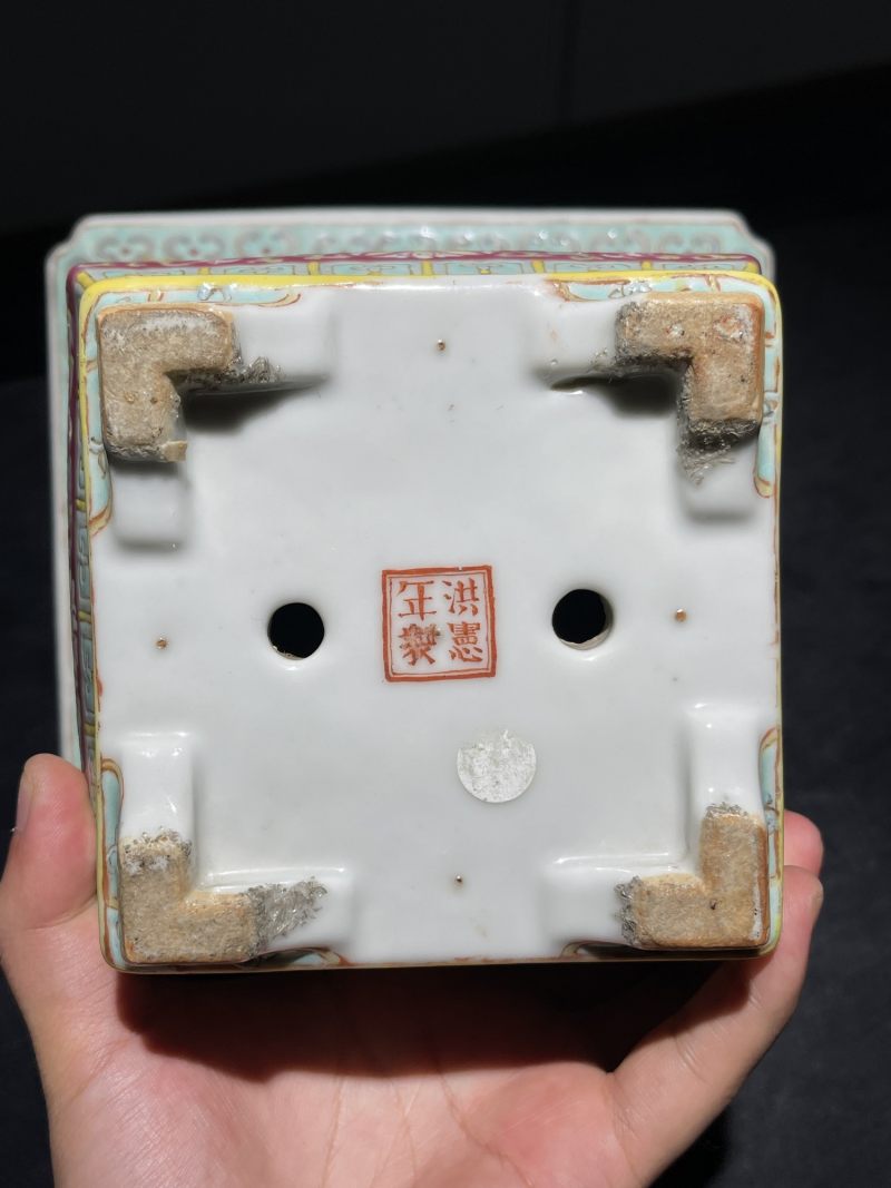 民国 洪宪彩花卉花盆一对 - 图27