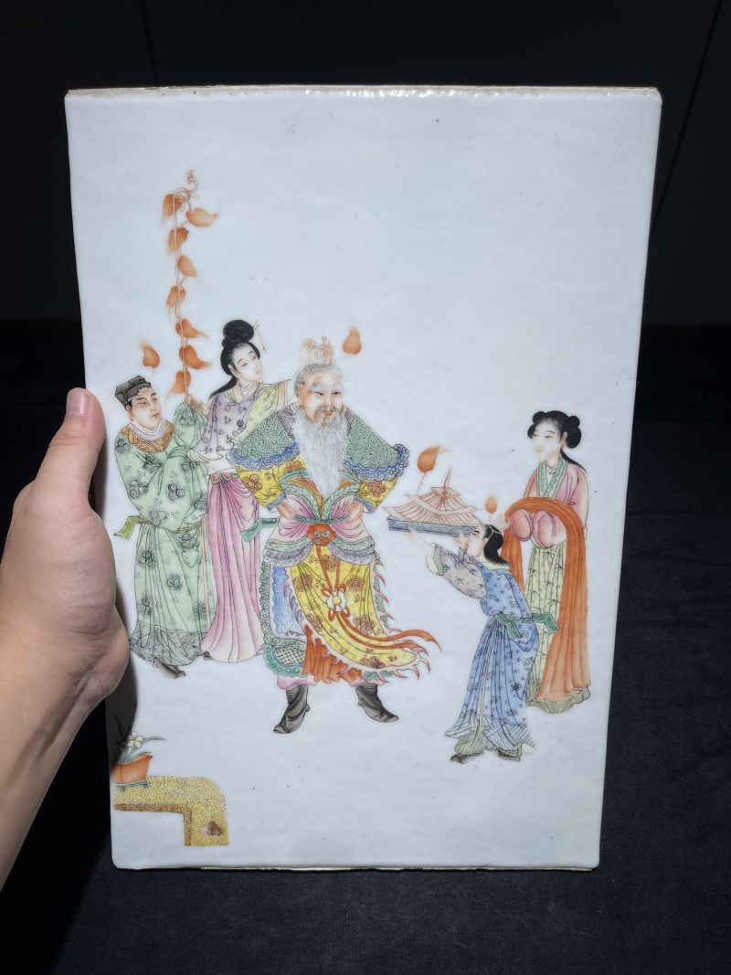 民国 粉彩人物纹瓷板 - 图2