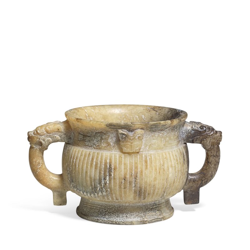 或明 玉簋 | A CALCIFIED JADE INCENSE BURNER, GUI