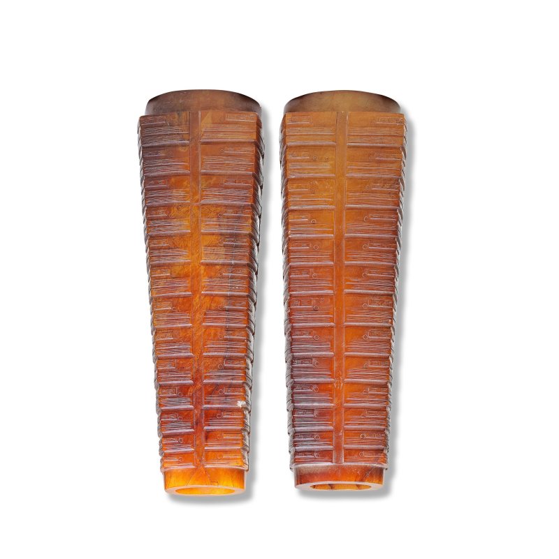 二十世紀 玉琮一對 | A PAIR OF LARGE JADE CONG - 图2