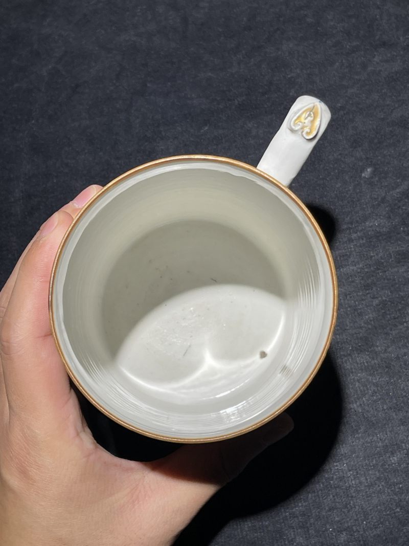 清乾隆 广彩人物故事纹马克杯一组三件 - 图26