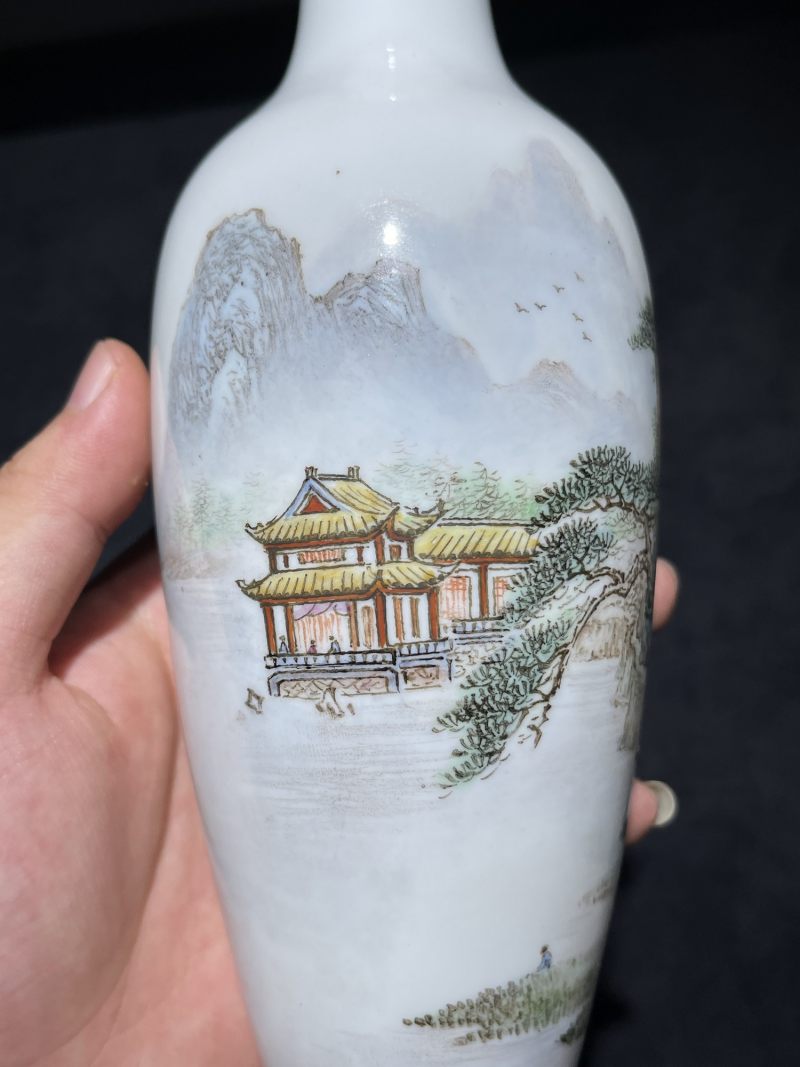 70年代 徐焕文薄胎粉彩山水瓶一对 - 图18