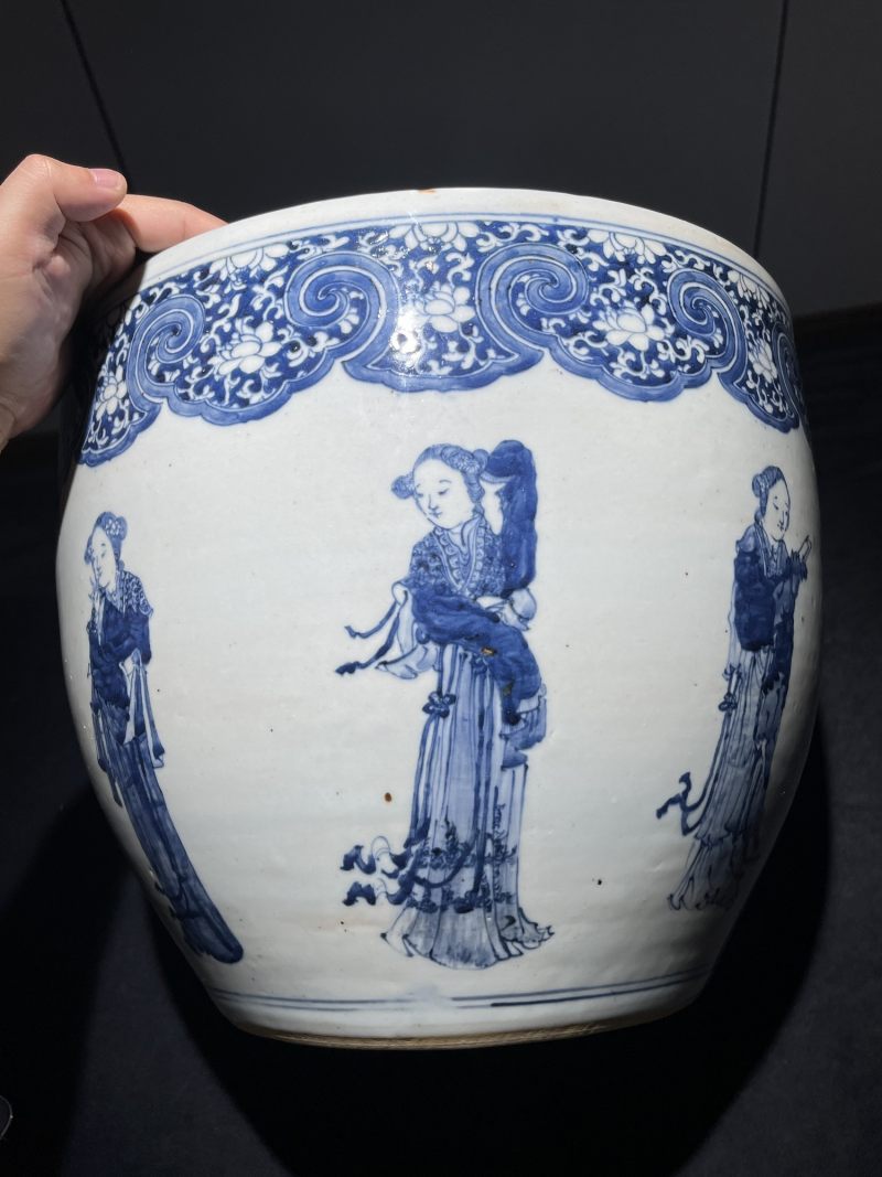 清晚期 青花仕女纹卷缸 - 图4