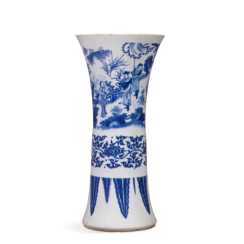 明崇禎 青花三國人物故事圖花觚 | A BLUE AND WHITE BEAKER VASE, GU