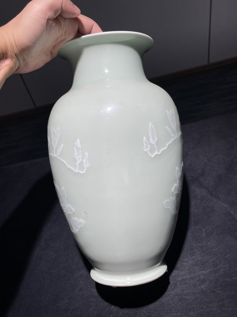 创汇期 单色釉堆白花卉纹瓶一组2件 - 图14