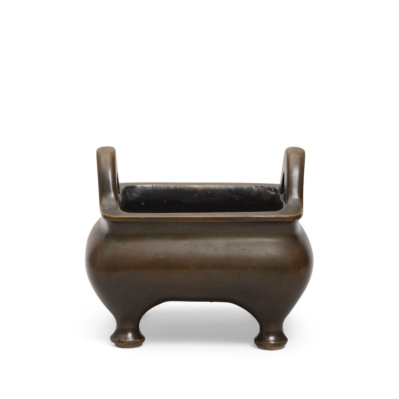 十七/十八世紀 銅冲耳四足爐 | A BRONZE SQUARE INCENSE BURNER