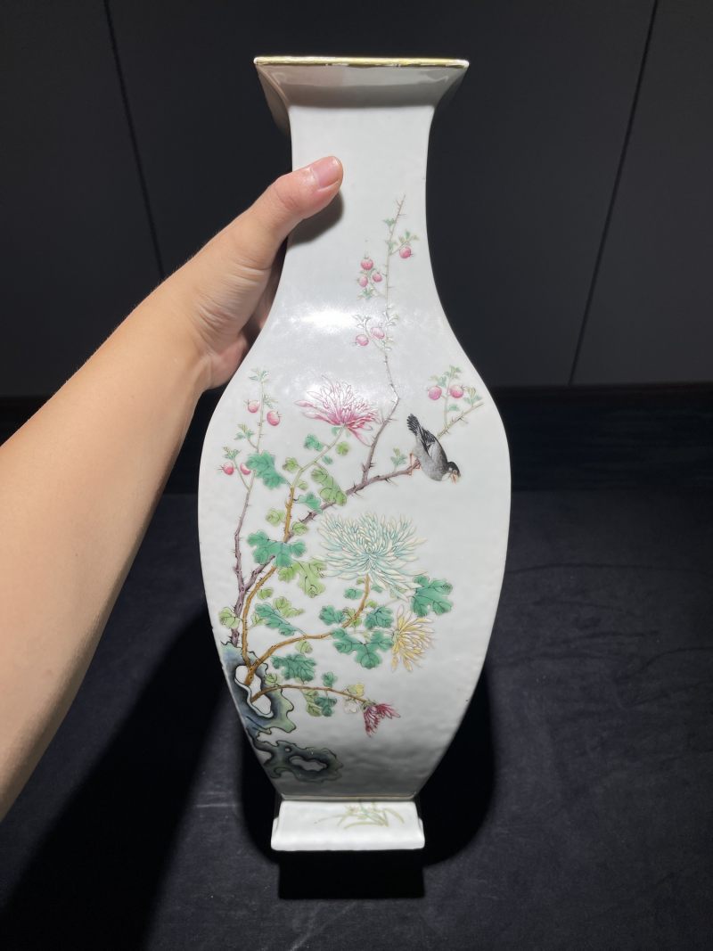 清晚期 粉彩杏林春燕图四方瓶一对 - 图15