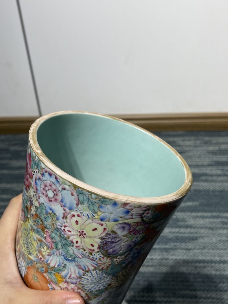 民国 粉彩婴戏纹大天球瓶 - 图14