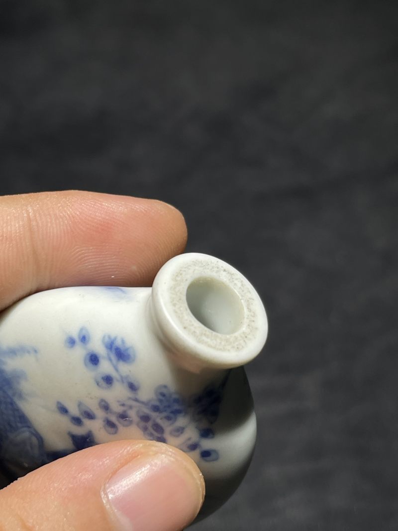 清中期 青花人物纹鼻烟壶 - 图6