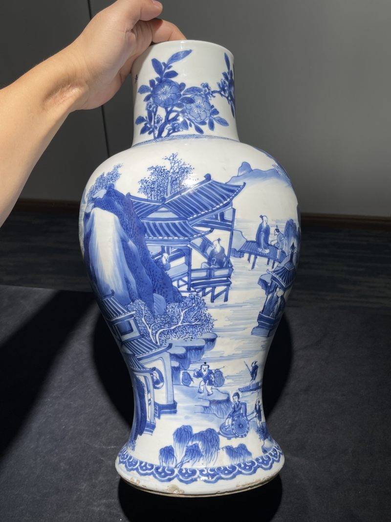 清康熙 青花山水人物纹大瓶 - 图5