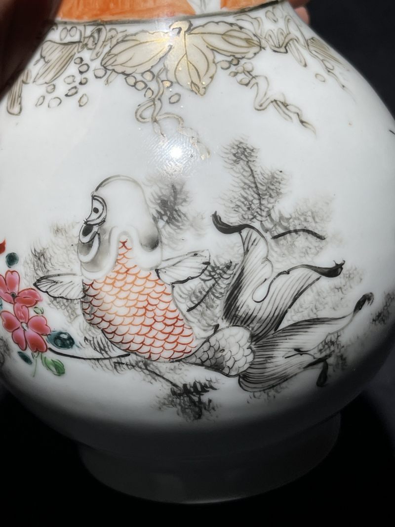 清乾隆 粉彩金玉满堂纹蒜头瓶 - 图10
