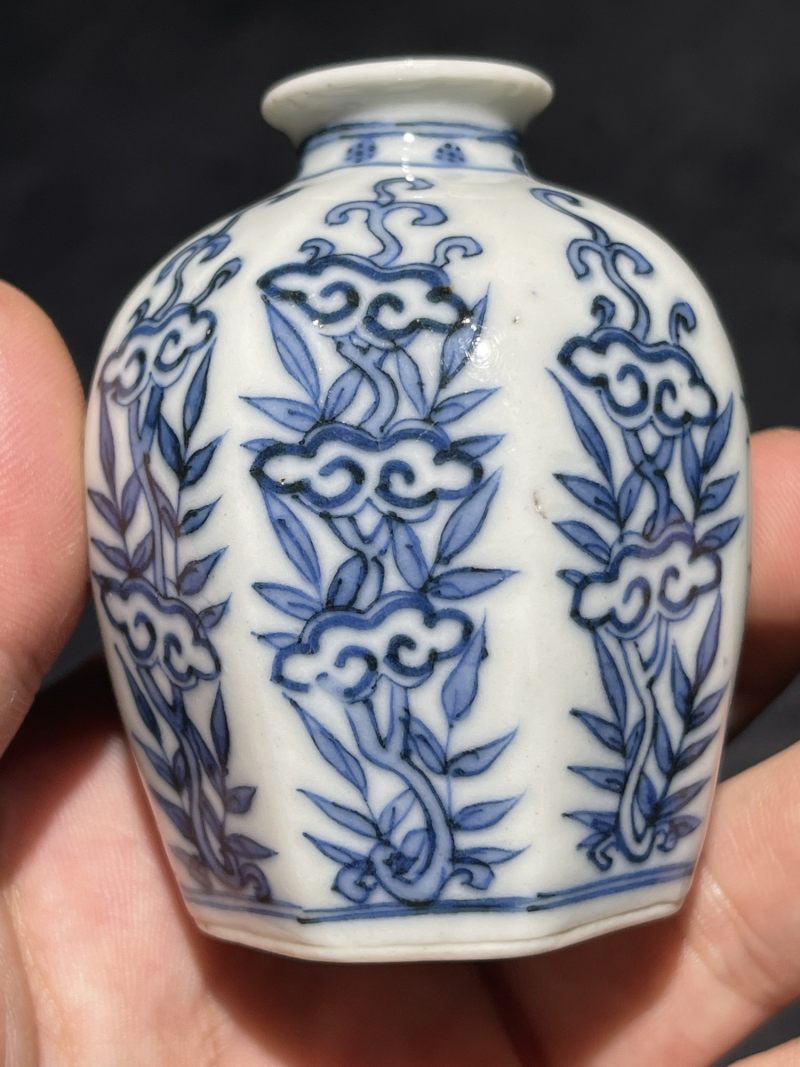 清中期 青花灵芝翠竹纹八棱小罐 - 图5