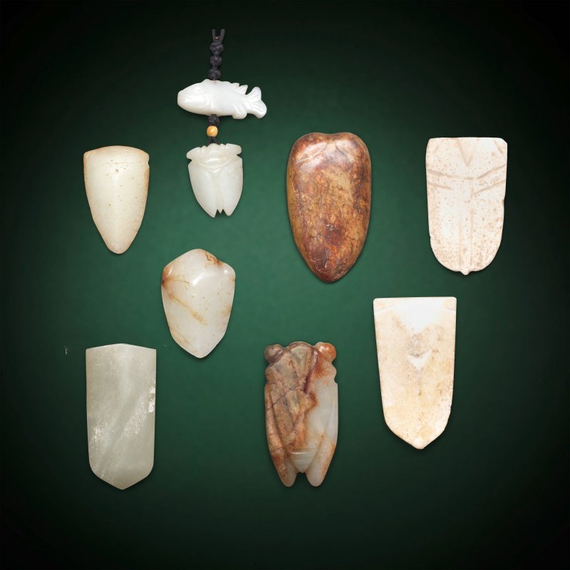 漢 玉及硬石雕蟬一組八件 | A GROUP OF EIGHT JADE AND HARDSTONE CICADAS - 图1