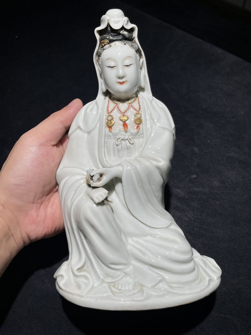 清乾隆 唐英风格粉彩观音坐像 - 图2