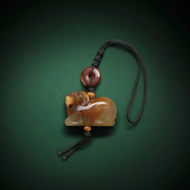 宋/明 瑪瑙雕羊形佩 | A RARE AGATE CARVING OF A RAM - 图1