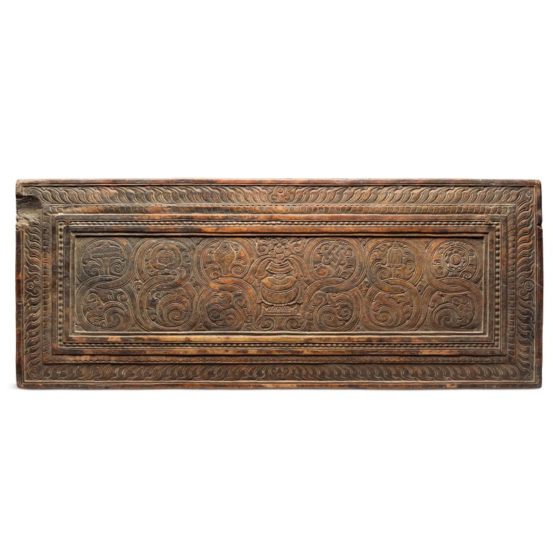 西藏 十五世紀 木雕般若波羅蜜多經板 | A WOOD PRAJNAPARAMITA MANUSCRIPT COVER - 图2