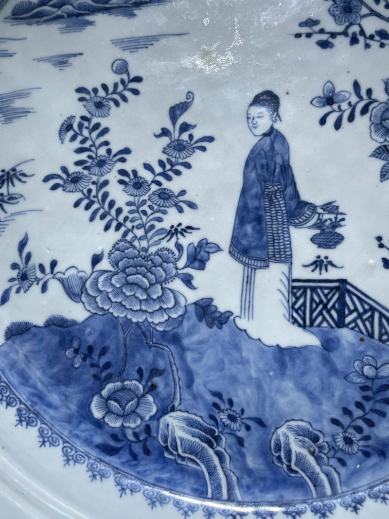 清康熙 青花人物纹大盘 - 图3