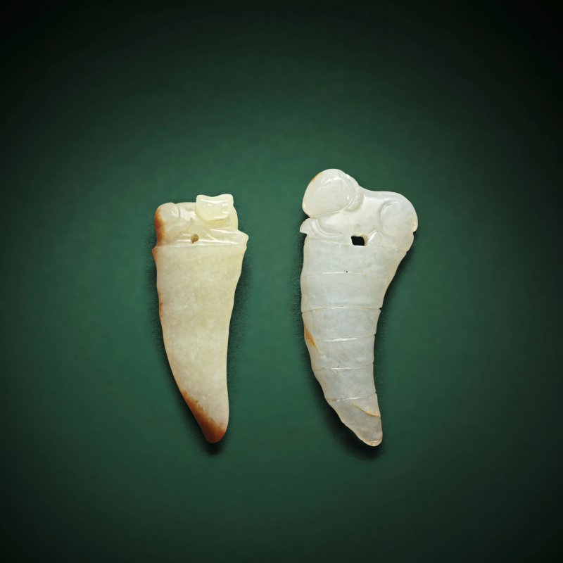 十七/十八世紀 玉雕蠶及羊觿兩件 | TWO JADE 'SILKWORM AND ANIMAL' KNOT LOOSENERS, XI