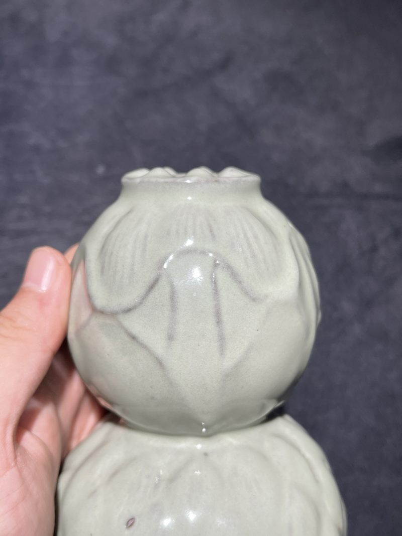 明代 仿汝釉莲瓣纹葫芦瓶 - 图5