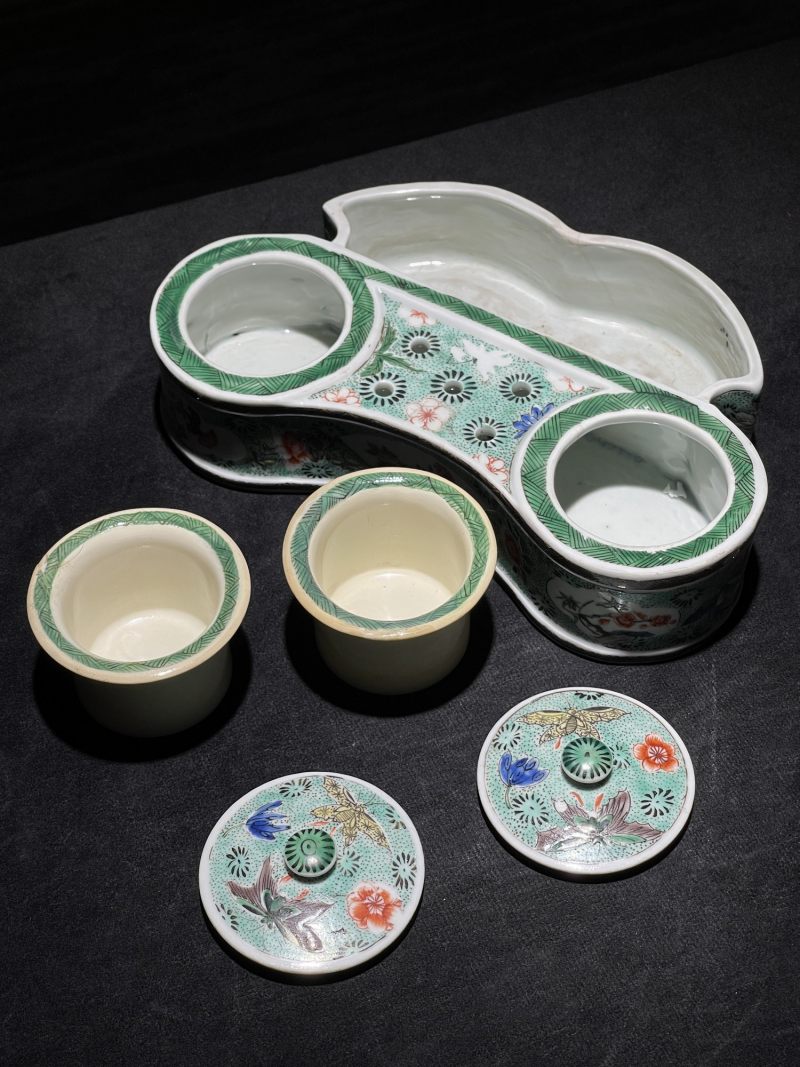 清代 五彩蝶恋花文具盒 - 图3