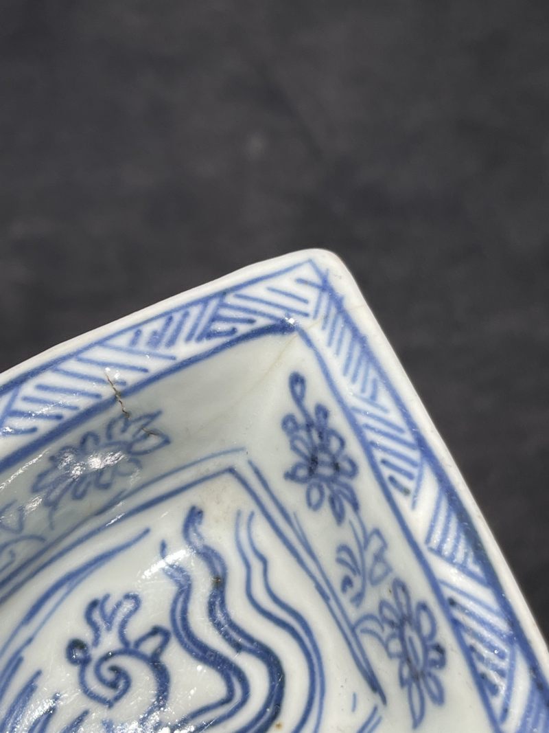 明万历 青花铁线描凤穿花纹攒盘一组十二件 - 图37
