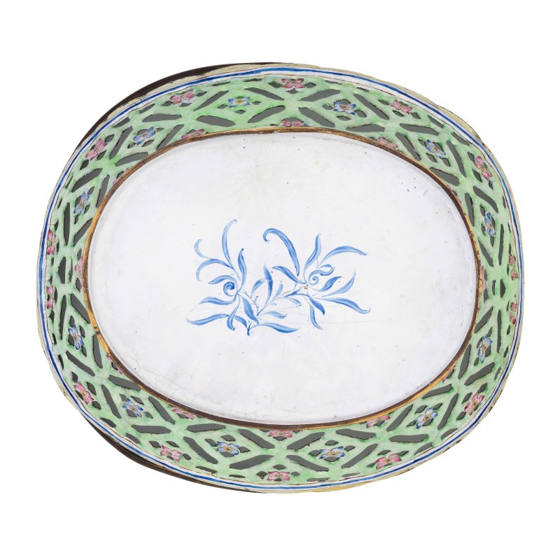 十八世紀 畫琺琅鏤空花籃 | A RARE PAINTED ENAMEL 'VALENTINE PATTERN' RETICULATED BASKET - 图2