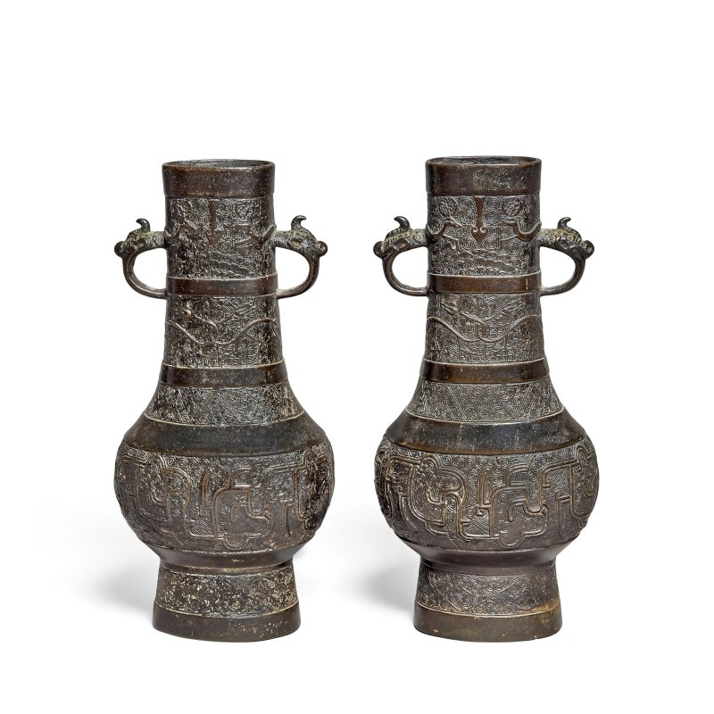 宋/金 銅仿古紋瓶一對 | A PAIR OF ARCHAISTIC BRONZE VASES - 图2