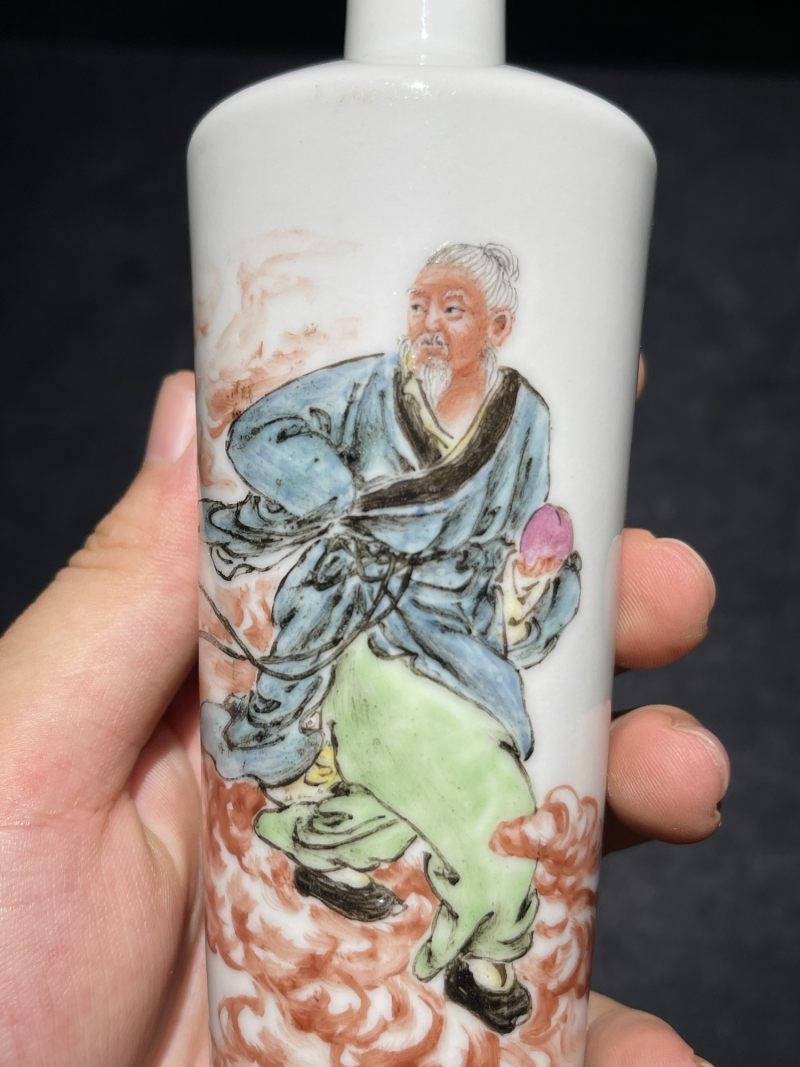 民国 王晓帆绘东方朔偷桃纹瓶一对 - 图11