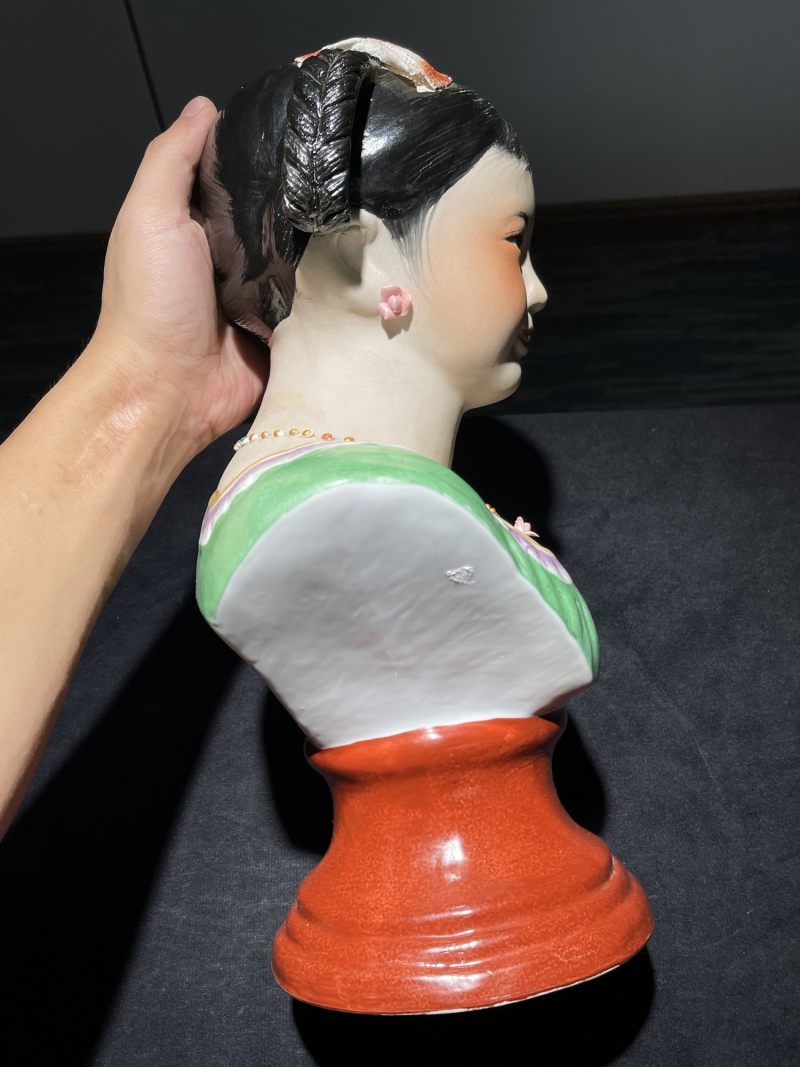 解放后 雕塑瓷厂曾山东作少女雕塑 - 图7