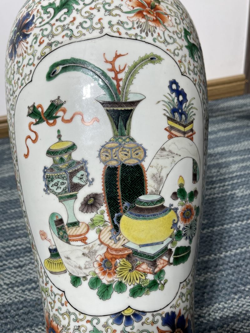 清晚期 五彩花卉开光山水纹大观音瓶 - 图6