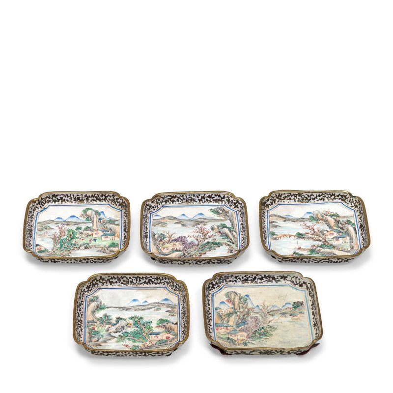 十八世紀 畫琺琅風景圖盤一組五件 | A SET OF FIVE PAINTED ENAMEL 'LANDSCAPE' DISHES - 图2