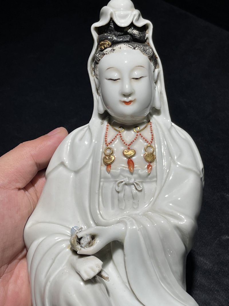 清乾隆 唐英风格粉彩观音坐像 - 图3