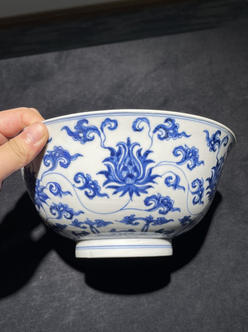 清康熙 仿宣窑青花花卉纹大碗 - 图3