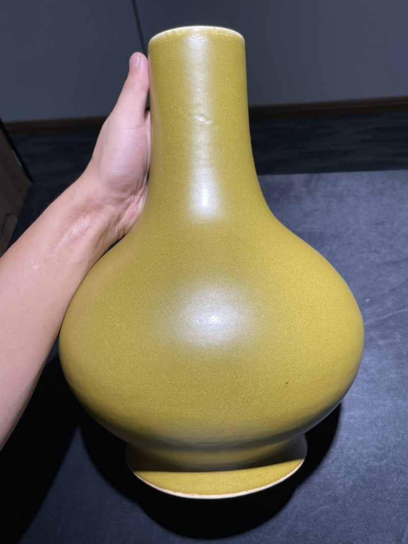 清光绪 茶叶末釉荸荠瓶 - 图3