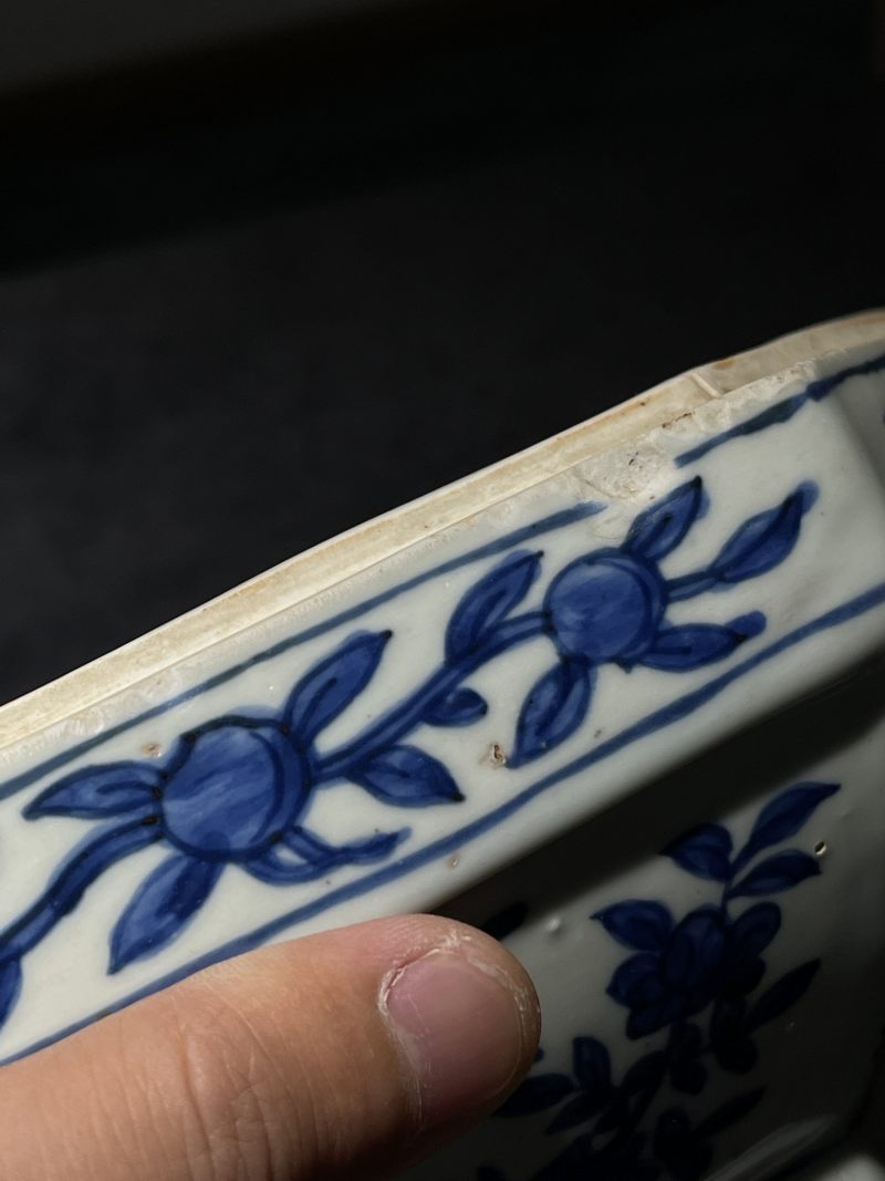 明嘉靖 青花花鸟纹八方大捧盒 - 图10