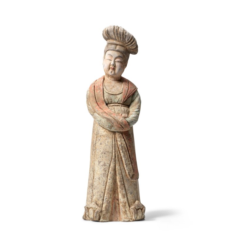 唐 陶加彩仕女俑 | A PAINTED POTTERY FIGURE OF A COURT LADY