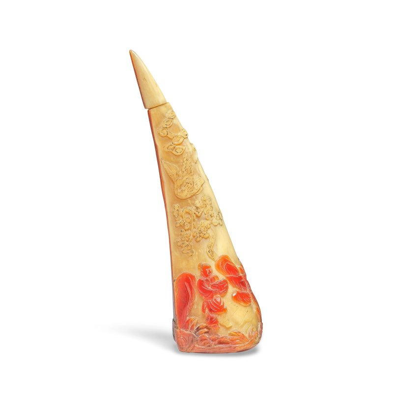 清晚期 犀鳥頭盔雕鼻烟壺 | A CARVED HORNBILL SNUFF BOTTLE - 图4