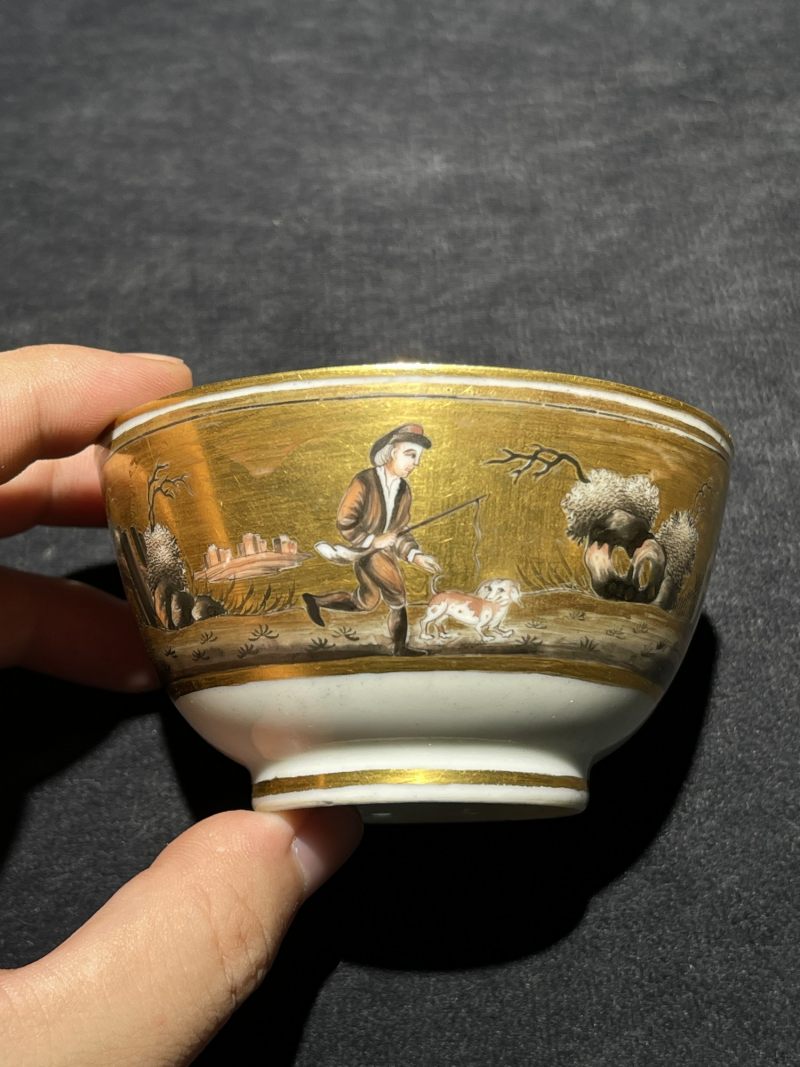 清早期 虎皮三彩碗、金地赭彩人物纹杯 - 图3