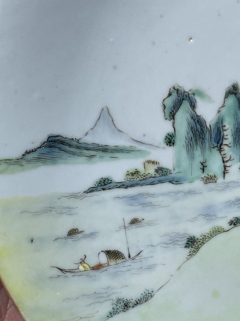 清乾隆 粉彩通景山水纹盘 - 图5