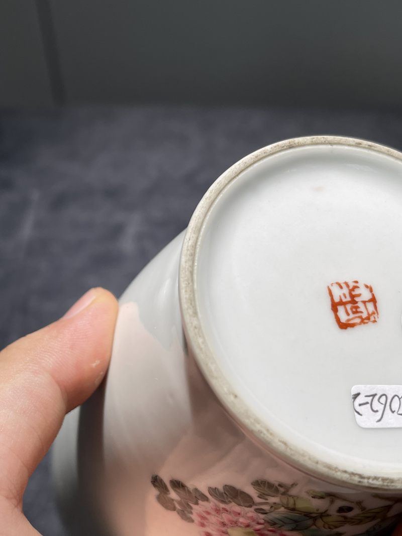 50年代 粉彩花鸟、人物纹瓶一组3件 - 图22