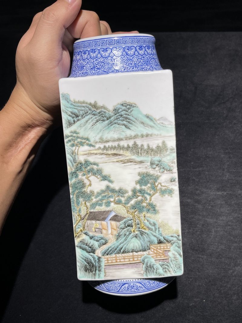 民国 粉彩人物纹琮式瓶 - 图5