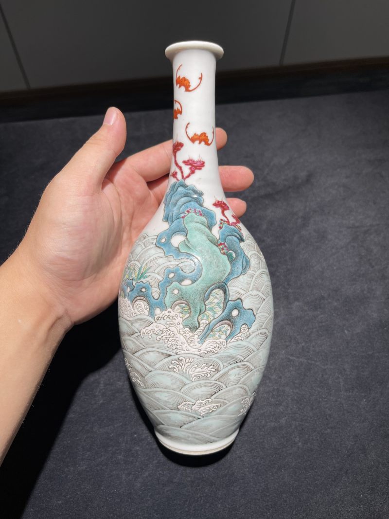 清晚期 粉彩三兽渡河纹橄榄瓶 - 图3