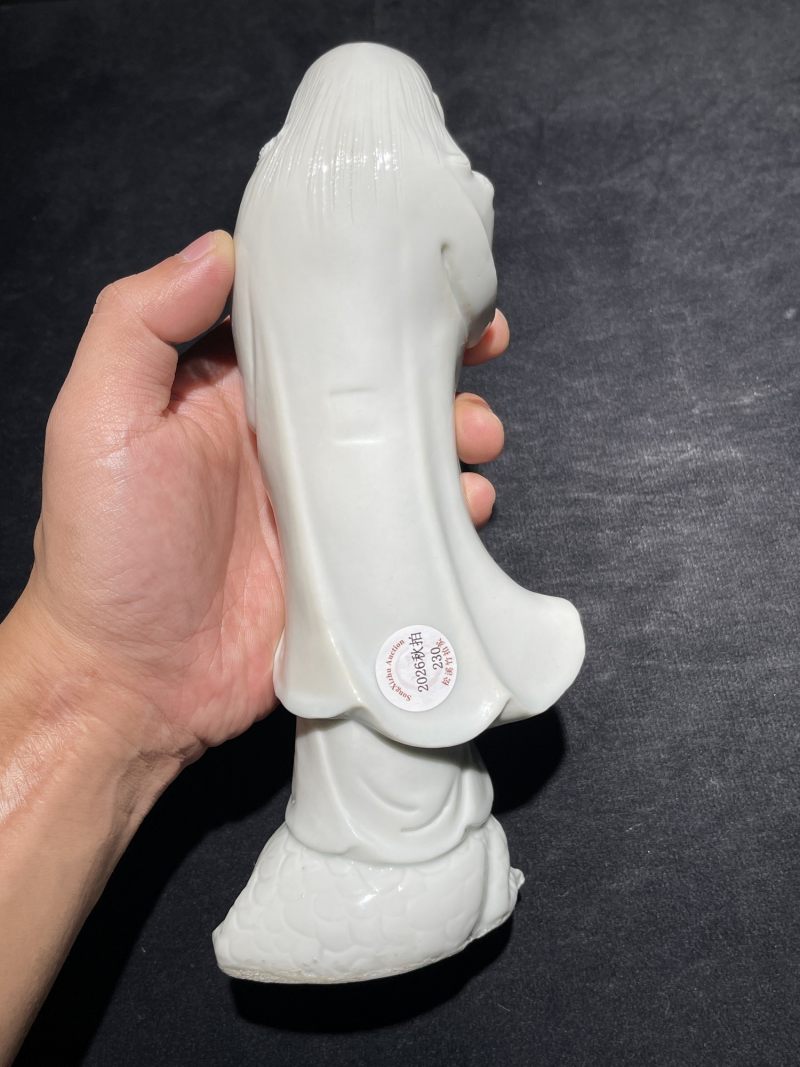 清晚期 白釉刘海戏金蟾瓷塑一对 - 图18